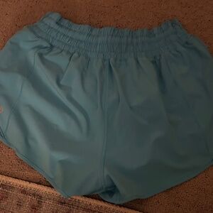 lululemon size 6 in 2.5 length hotty hot shorts! worn once! in blue